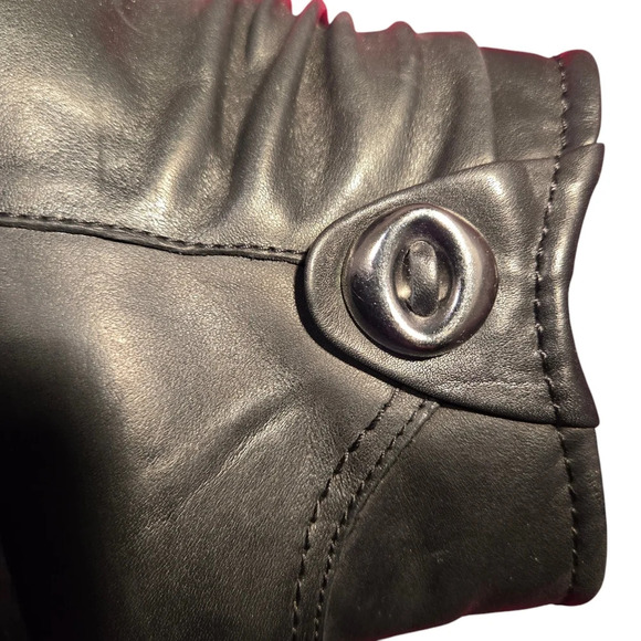 Earth Origins Mallory Black Leather Ruched Ankle Boots Leather Women size 5.5M - Picture 9 of 15
